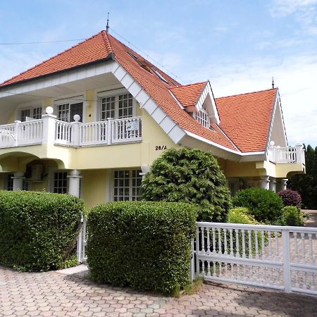 Millennium Villa ケストヘイ エクステリア 写真